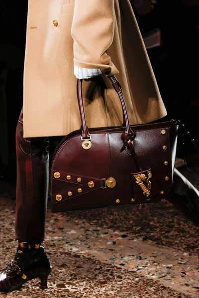 Look 11